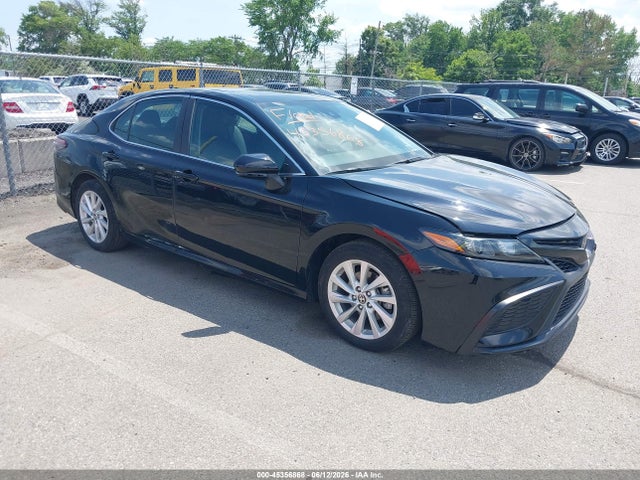 Salvage Toyota Camry Image