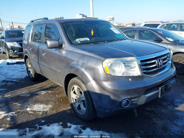 Salvage Honda Pilot Image