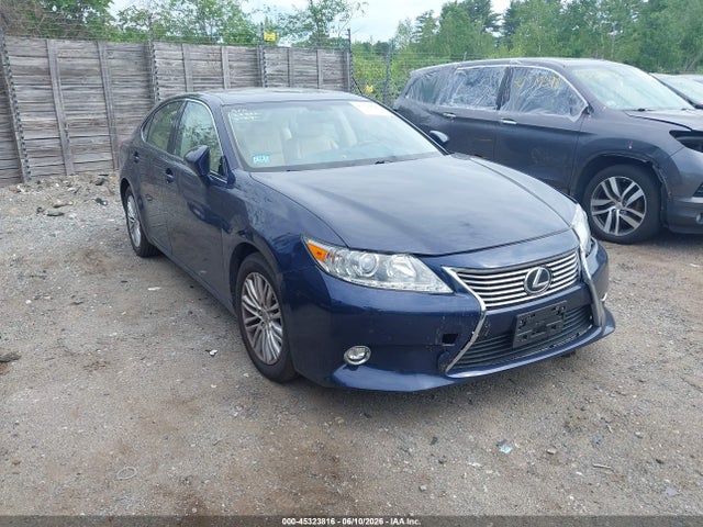 Salvage Lexus Es Image