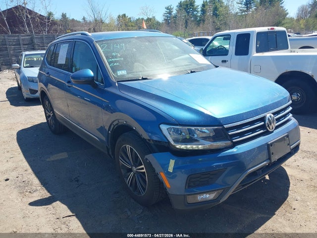 Salvage Volkswagen Tiguan Image