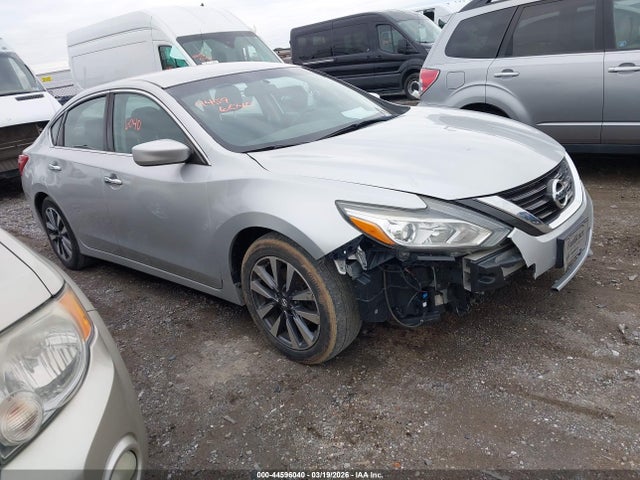 Salvage Nissan Altima Image
