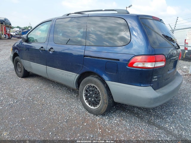 Toyota Sienna Le