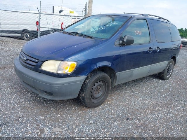 Toyota Sienna Le