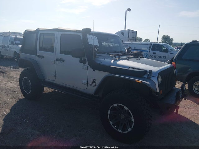 Salvage Jeep Wrangler Image