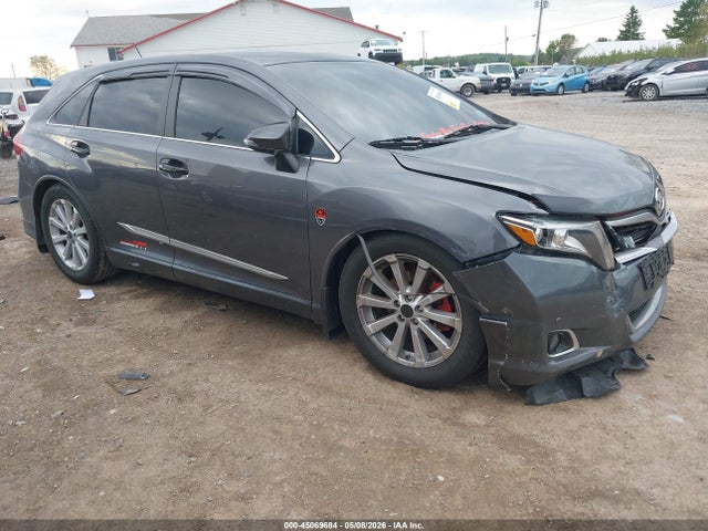 Salvage Toyota Venza Image