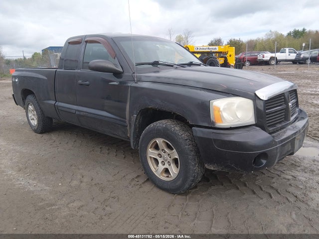 Salvage Dodge Dakota Image