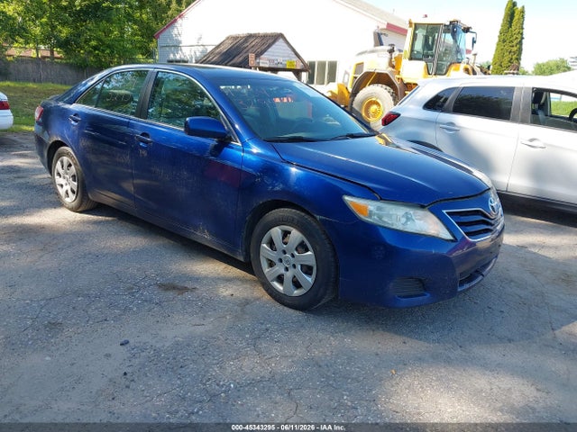 Salvage Toyota Camry Image