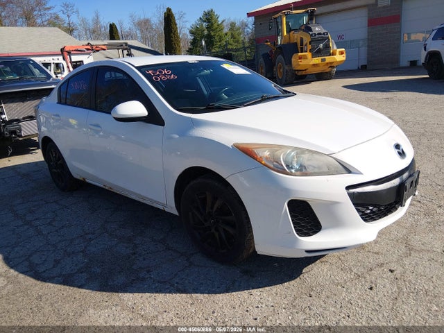 Salvage Mazda Mazda3 Image