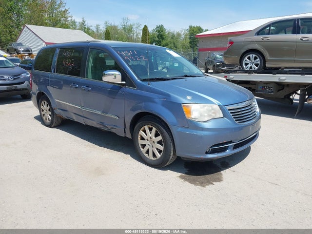 Salvage Chrysler Town & Country Image