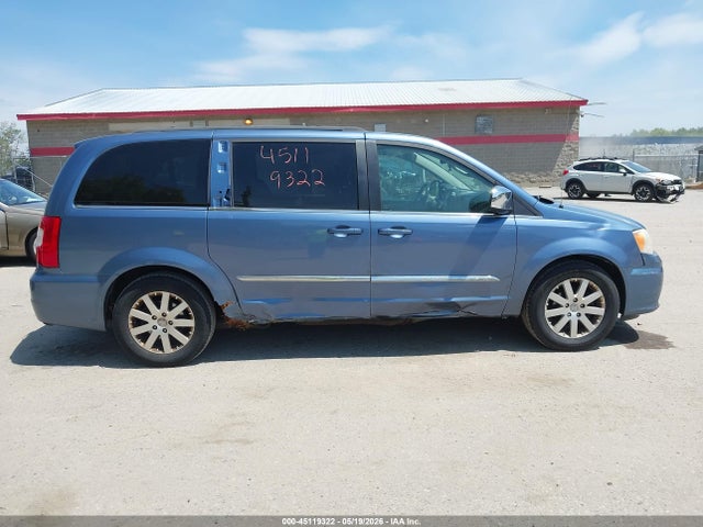 Chrysler Town & Country Touring-l