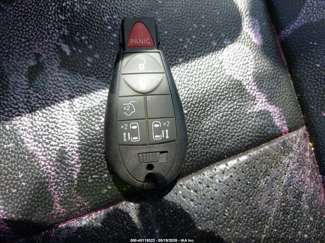 Chrysler Town & Country Touring-l