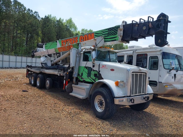 Salvage Peterbilt 365 Image