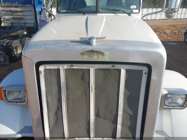 Peterbilt 365