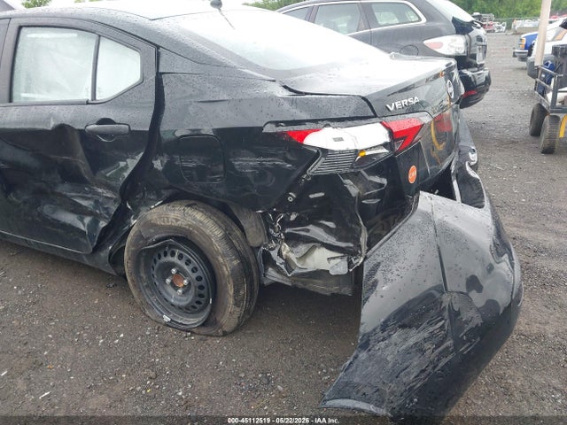 Nissan Versa 1.6 S
