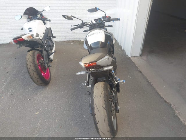 Suzuki Gsx800 R