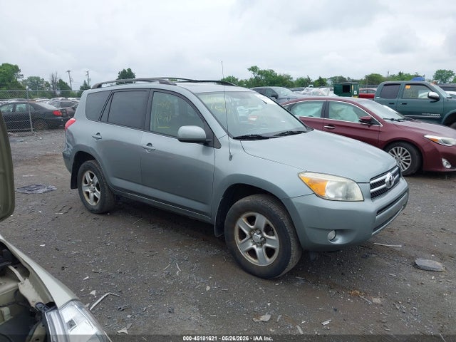 Salvage Toyota RAV4 Image