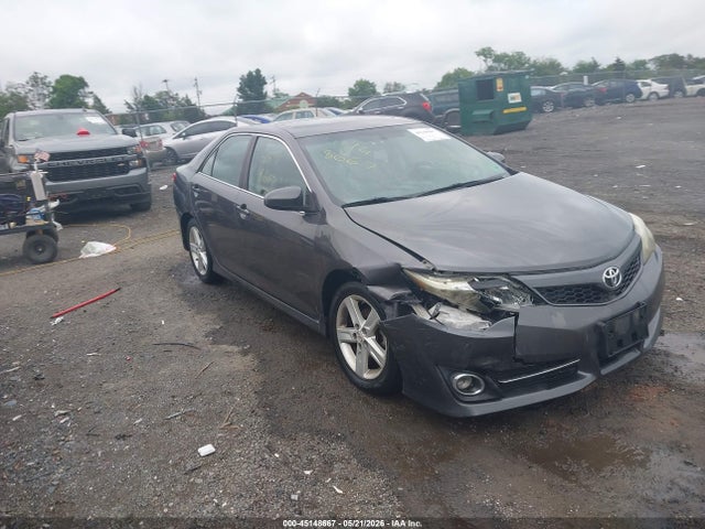 Salvage Toyota Camry Image