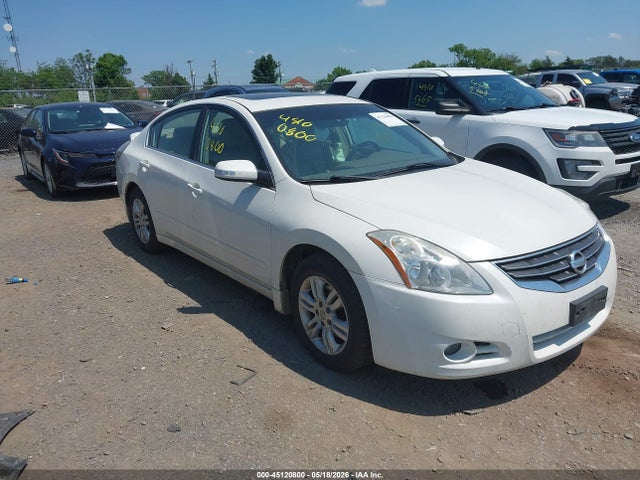 Salvage Nissan Altima Image