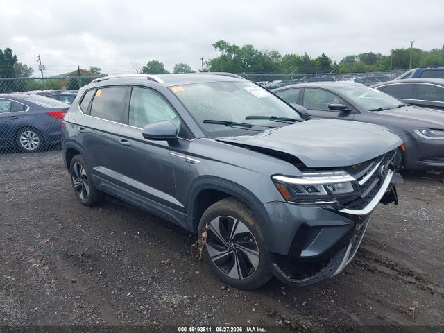 Salvage Volkswagen Taos Image