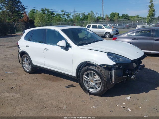 Salvage Porsche Cayenne Image