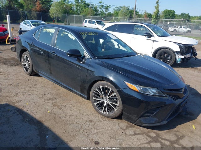 Salvage Toyota Camry Image