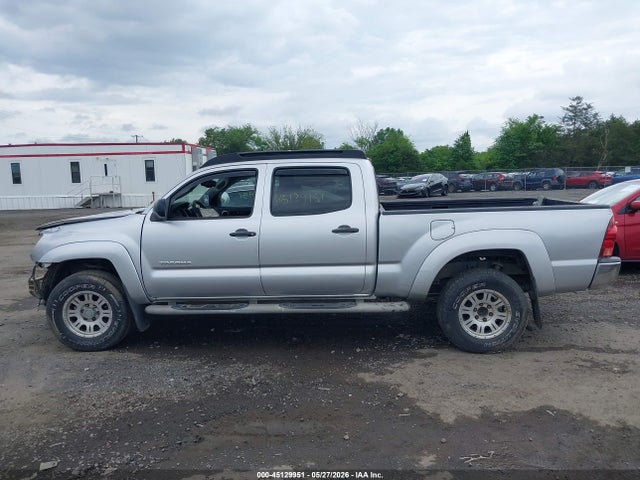 Toyota Tacoma Base V6