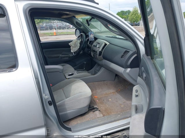 Toyota Tacoma Base V6