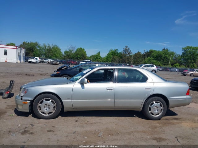 Lexus LS
