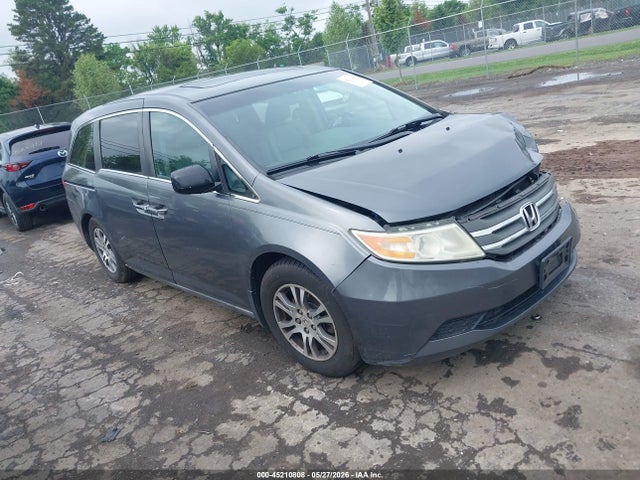 Salvage Honda Odyssey Image