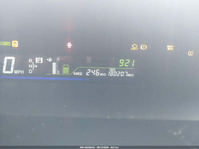 Toyota Prius v Five