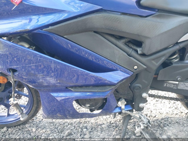 Yamaha Yzfr3 A