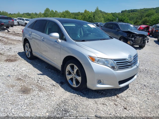 Salvage Toyota Venza Image