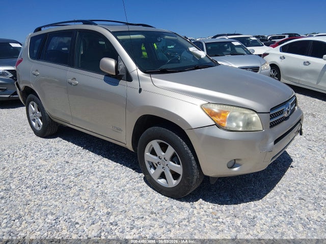 Salvage Toyota RAV4 Image