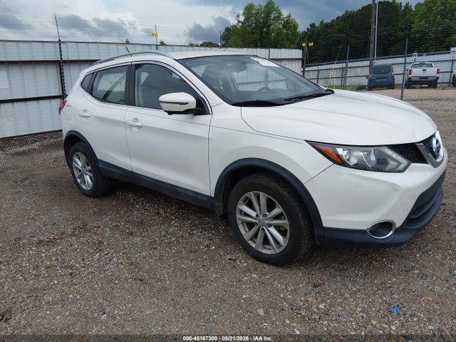 Salvage Nissan Rogue Image