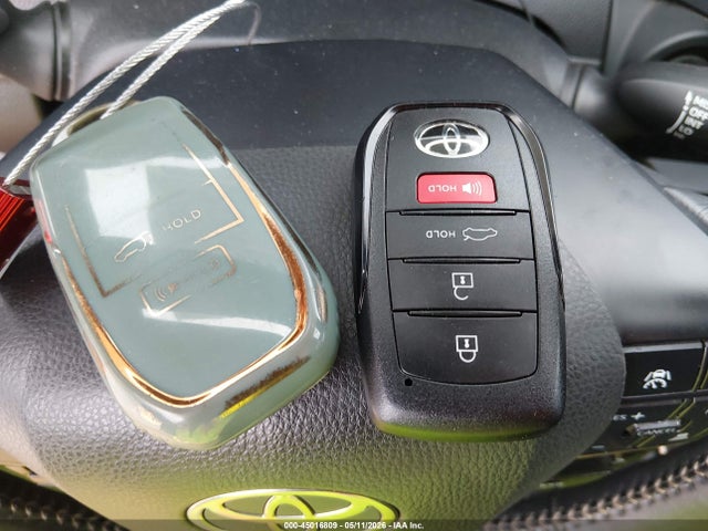 Toyota Crown Xle