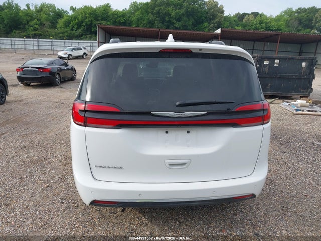 Chrysler Pacifica Touring L