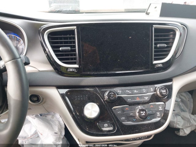 Chrysler Pacifica Touring L