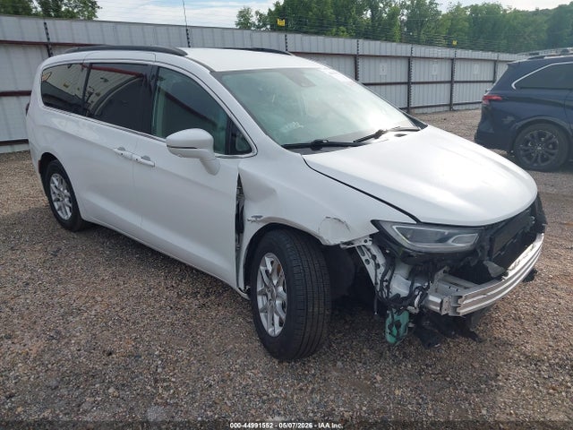 Salvage Chrysler Pacifica Image