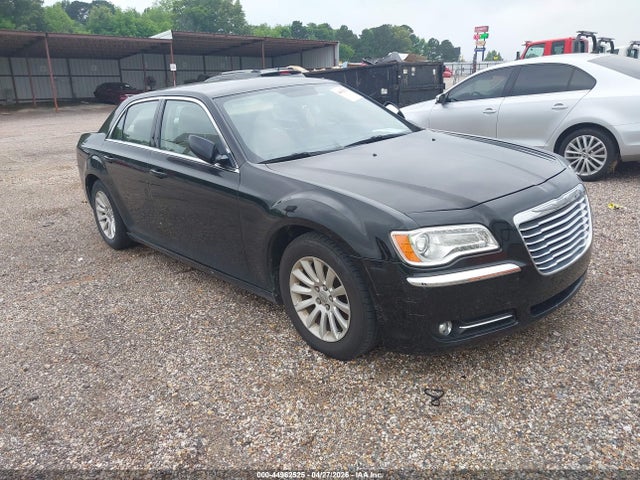 Salvage Chrysler 300 Image