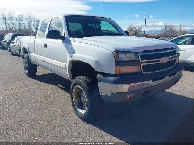 Salvage Chevrolet Silverado 1500 Image