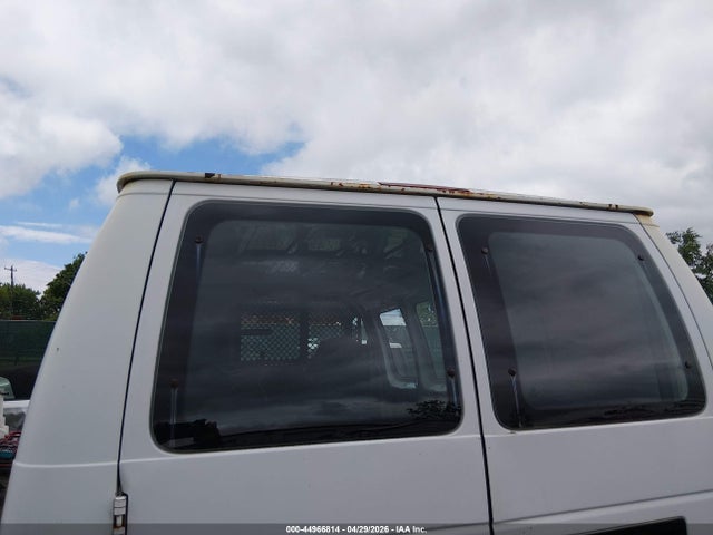 Ford E-250 Standard