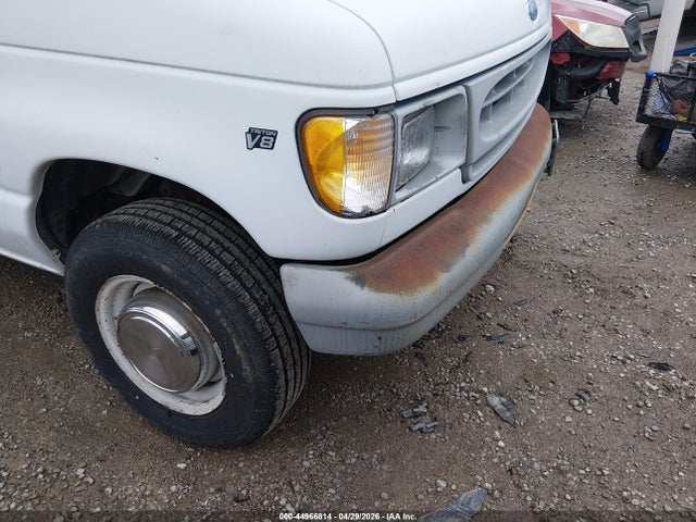 Ford E-250 Standard