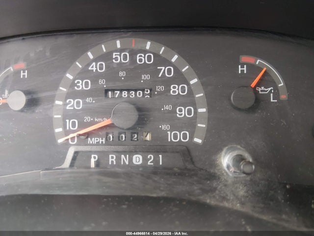 Ford E-250 Standard