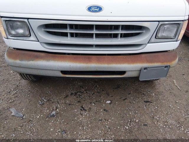 Ford E-250 Standard