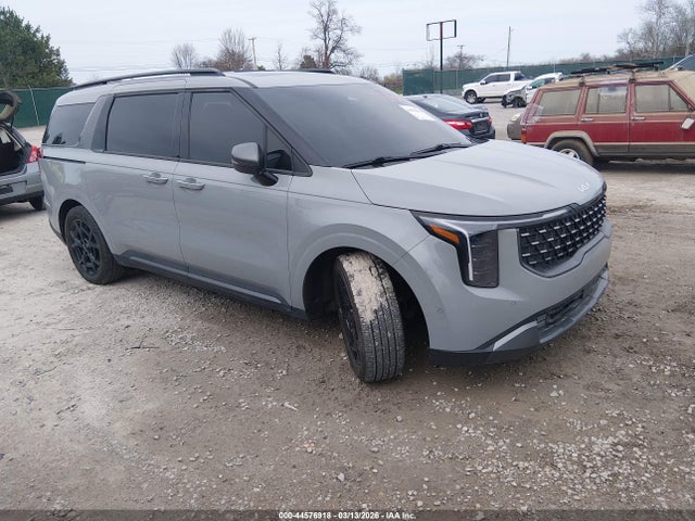 Salvage Kia Carnival Image