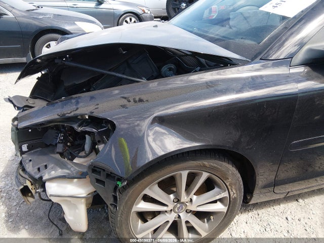 Volvo C70 T5