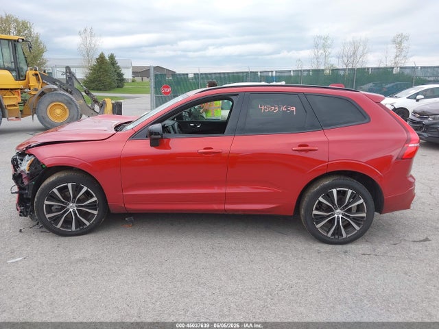 Volvo XC60 B5 Plus Dark Theme