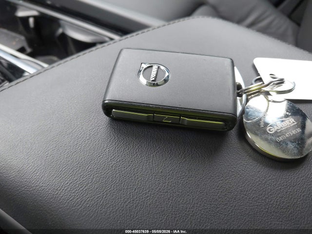 Volvo XC60 B5 Plus Dark Theme