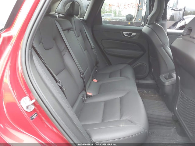 Volvo XC60 B5 Plus Dark Theme