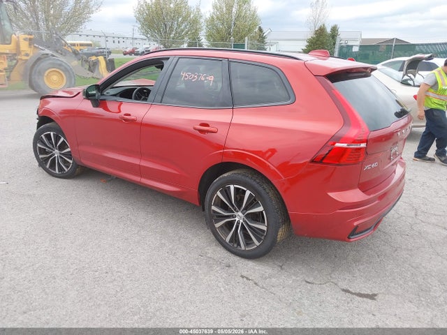 Volvo XC60 B5 Plus Dark Theme